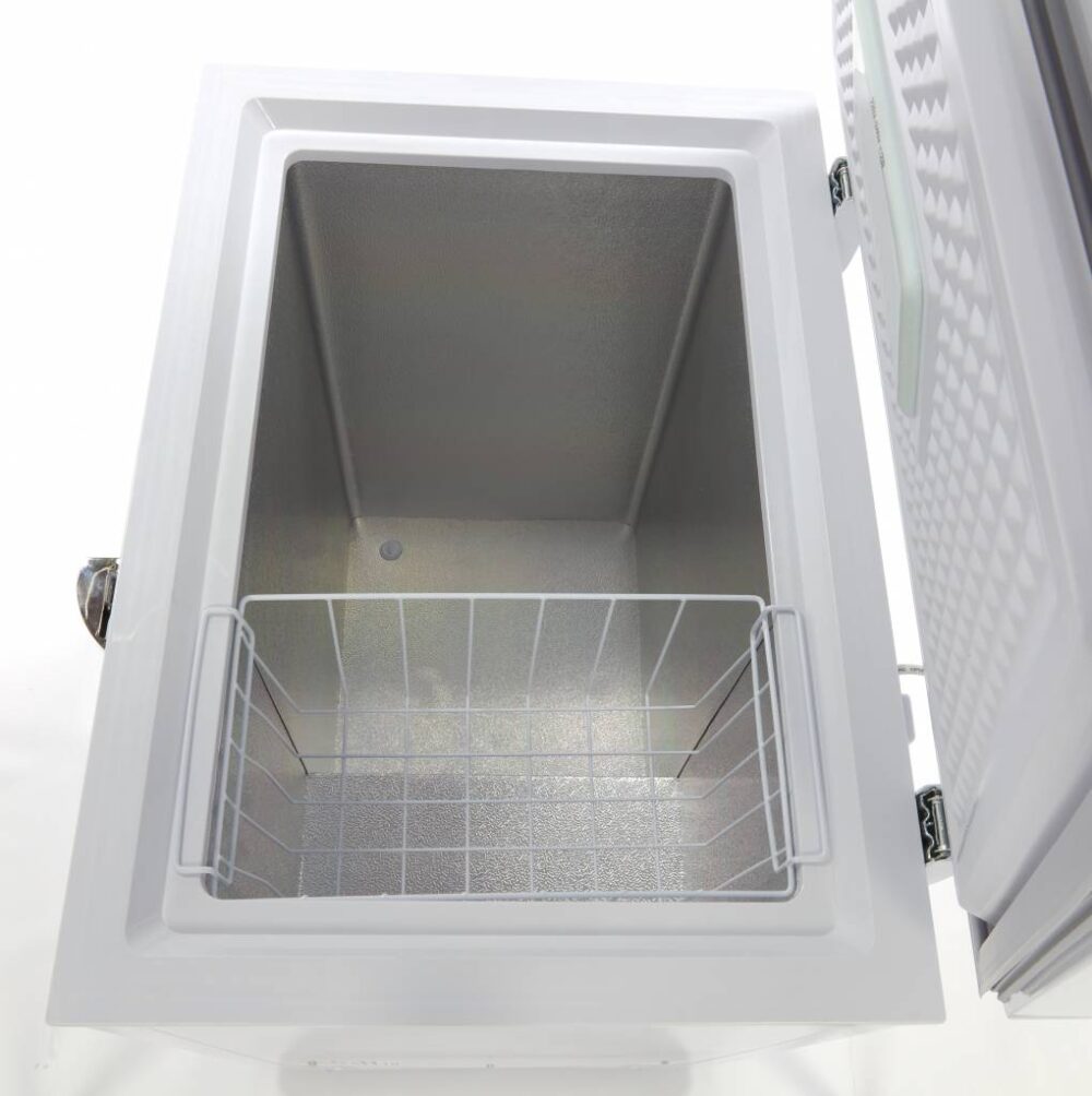 Chest Freezer - 140L - 2 Wheels - Compact