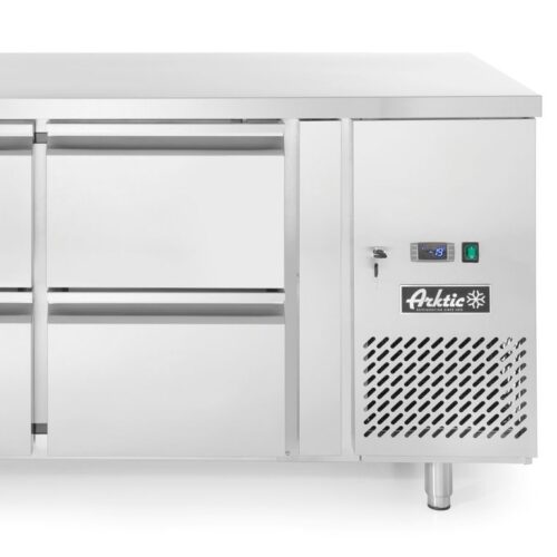 Aušinimo stalas su 4 lentynomis ir šone esančiu agregatu, Arktic, Profi Line, 230V/250W, 1360x700x(H)858mm