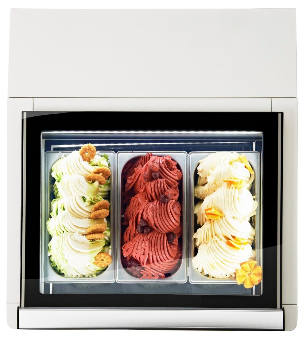 COUNTERTOP MODEL ICE CREAM DISPLAY WHITE  OPENS ON THE OPERATING SIDE