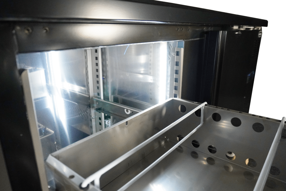 BARCOOLER BLACK 1 DOOR AND 2 DRAWERS
