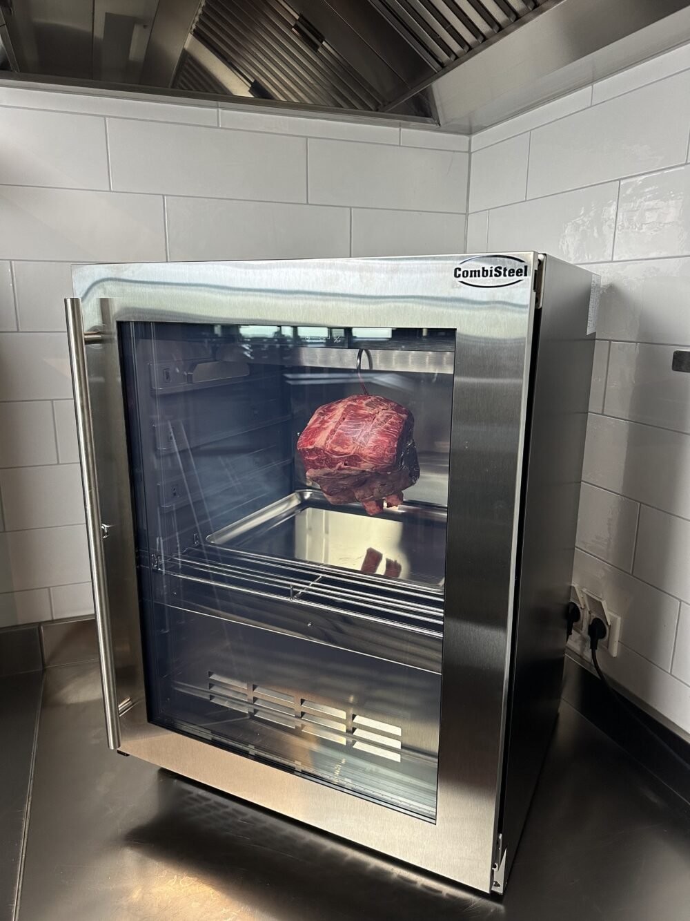 DRY AGE CABINET 127L