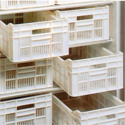 Komplektas, susidedantis iš 9 polietileninių dėžių 500x300xh175 mm